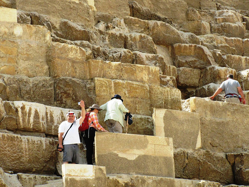 VLOG #4 November Day at the Pyramids