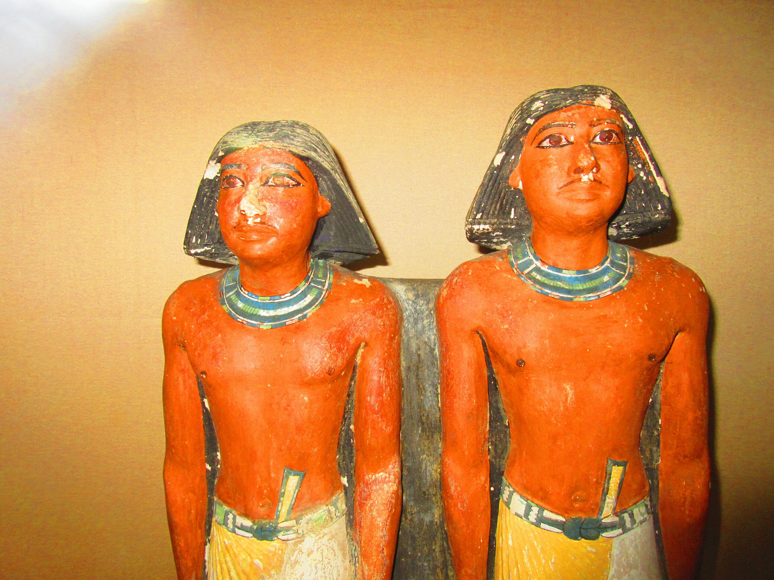 Double statue of Nimaatsed, Cairo Museum c) Laura Ranieri Roy