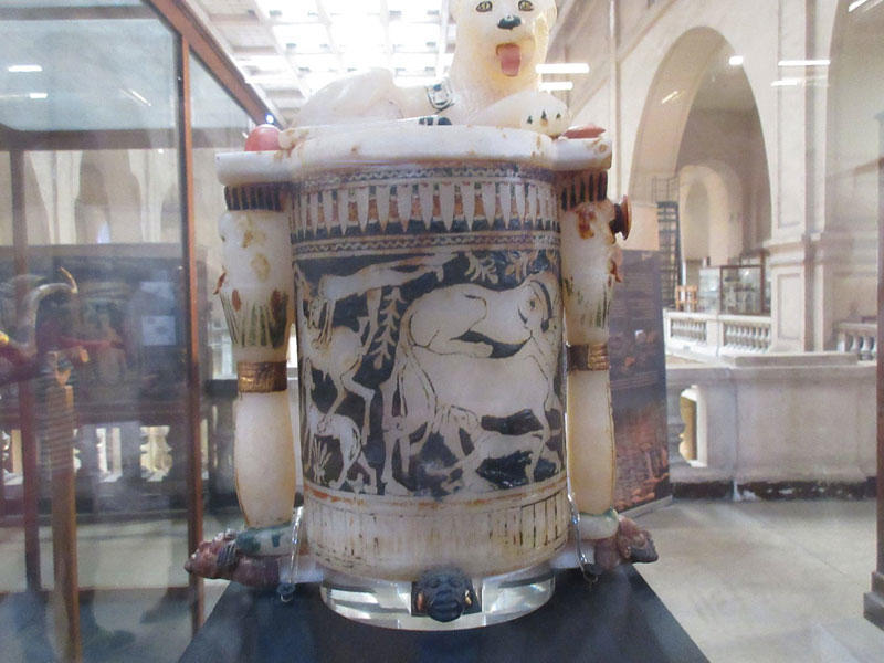 VLOG 5 – New Tut Treasure Found at Egyptian Museum – with Ramy Darwish