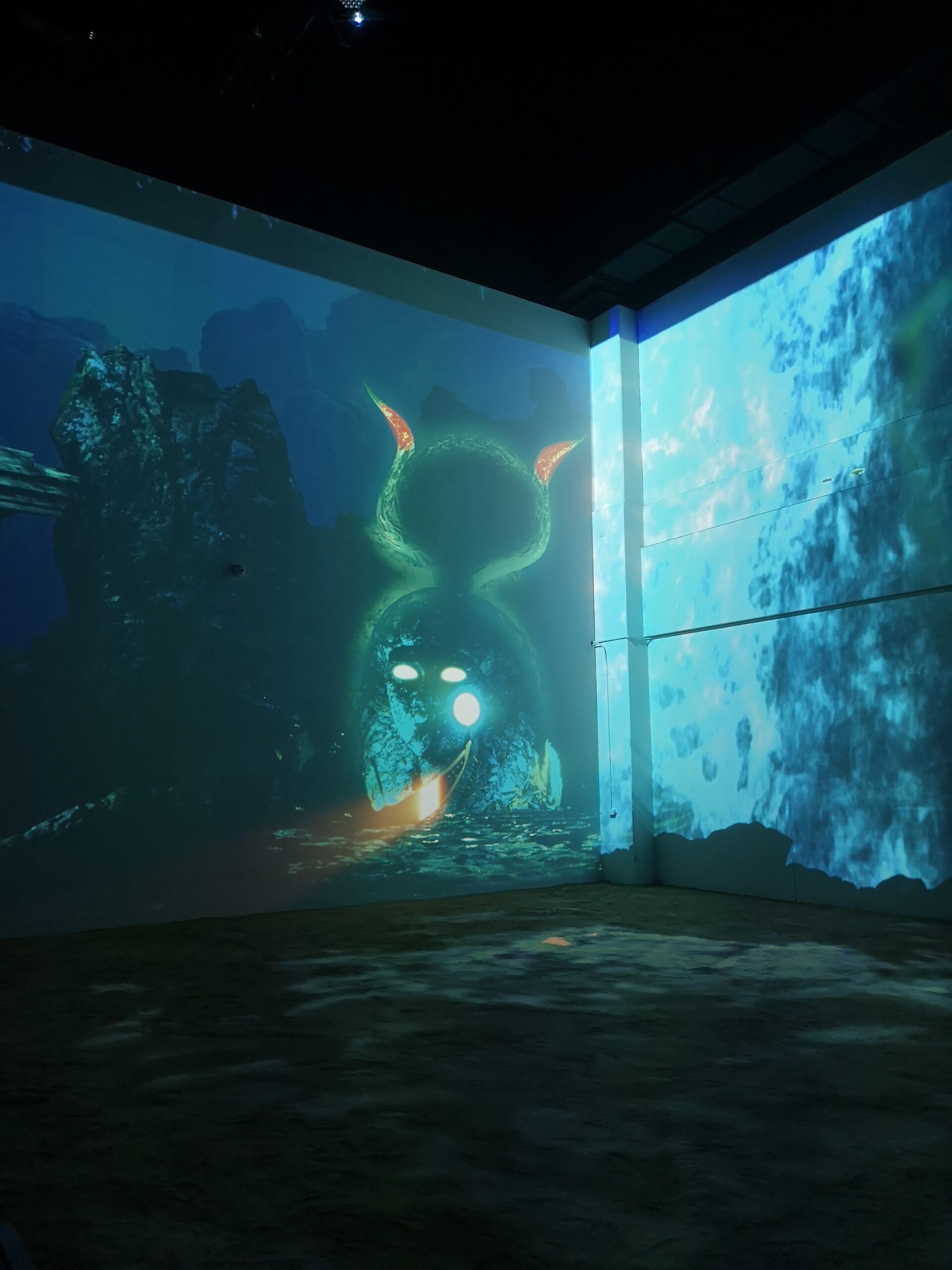 Image of Immersive Tut. A statue of the goddesses Hathor appears underwater.